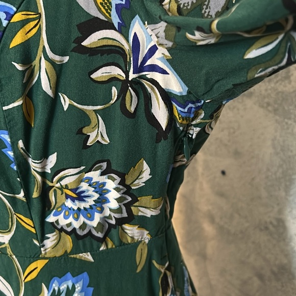 Old Navy Green Floral Maxi Dress with Flared Sleeves size 4 - Picture 5 of 7